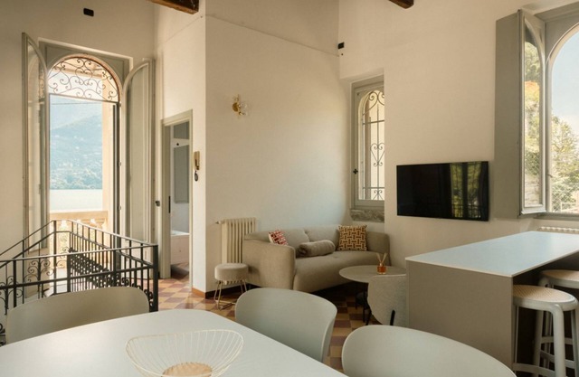 Villa Locana con Jacuzzi e vista lago