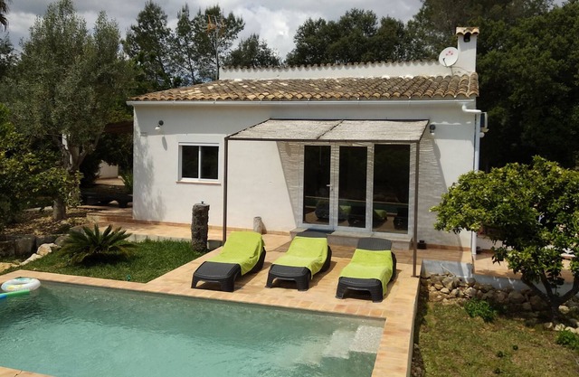 Villa Lorenzo with private pool in quiet area.