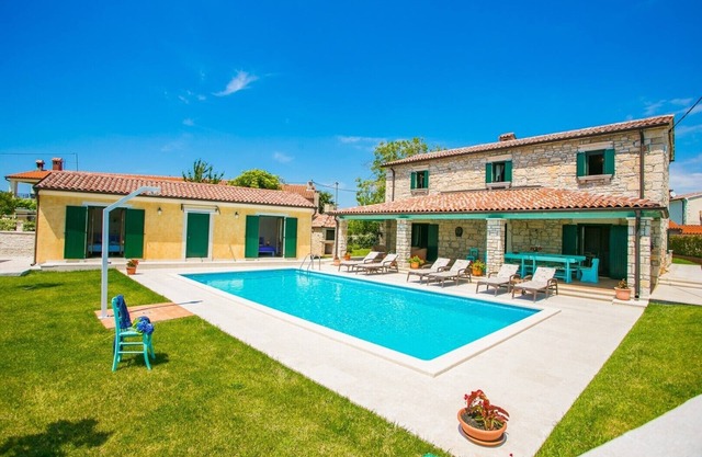 Villa Luce Ribari in Radetici