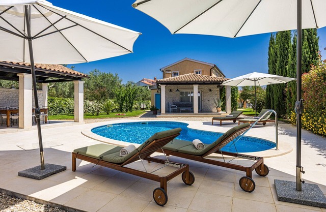 Villa Luka in Fažana with pool & playground only 600 meter from the beach