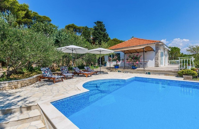Villa Lyubov - Three Bedroom Villa, Sleeps 9