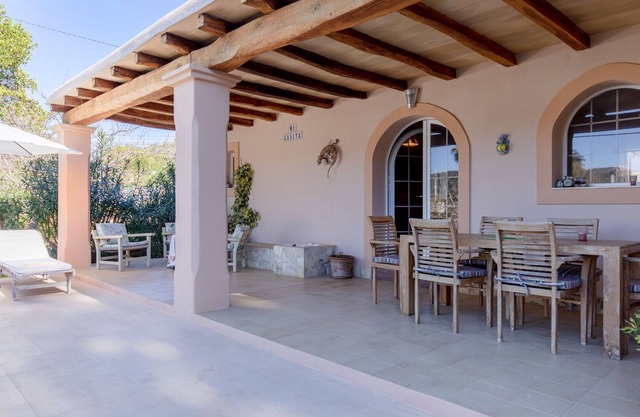 Villa "Mi Casita" in a Fantastic Location with Wi-Fi, Air Conditioning and Parking
