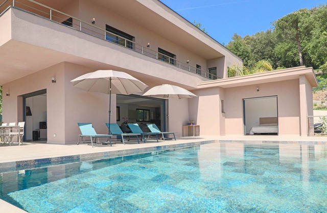 VILLA M - Superb luxurious villa in Biot with overflowing pool