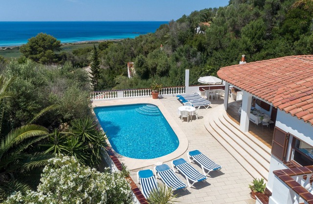 Villa MAESO, sea views, air conditioning, pool, 8 pax