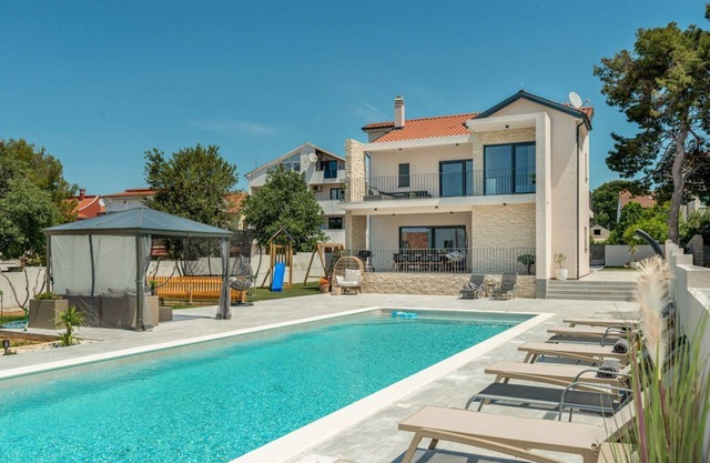 Villa Magali - Five Bedroom Villa, Sleeps 12