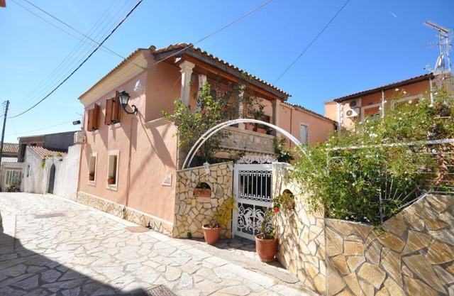 Villa Makrades 2
