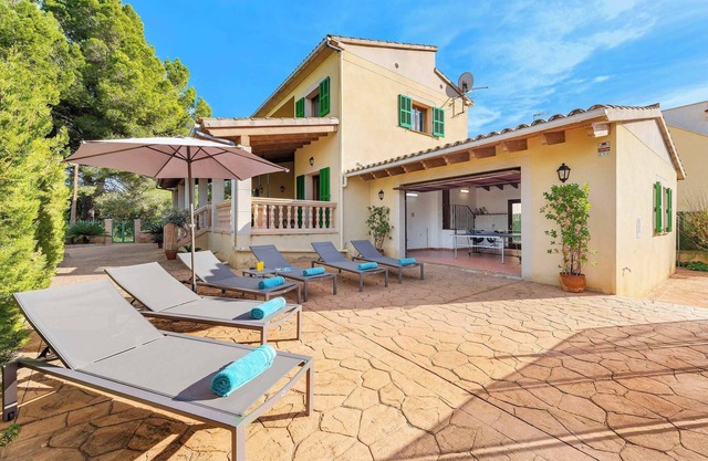 Villa Mal Pas - Easy walk to two beautiful cove beaches