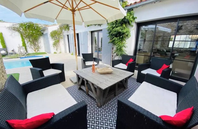 VILLA MARAISE - 5 BEDROOMS
