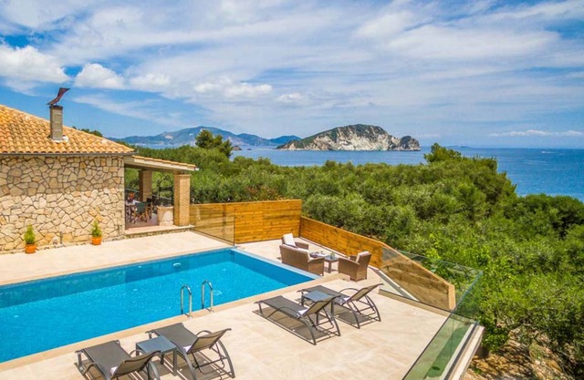 VILLA MARATHONISI