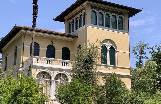 VILLA MARIA LUISA - BEAUTIFUL LIBERTY VILLA surrounded by greenery