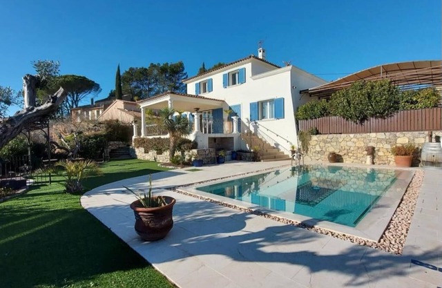 Villa Marie - Confort et Vue Panoramique à Deux pas du Village