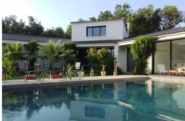 Villa marmo, magnificent modern villa with swimming pool