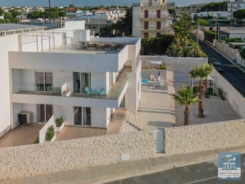 Villa Mediterranea Apartments - Seaview, Pool & Garden