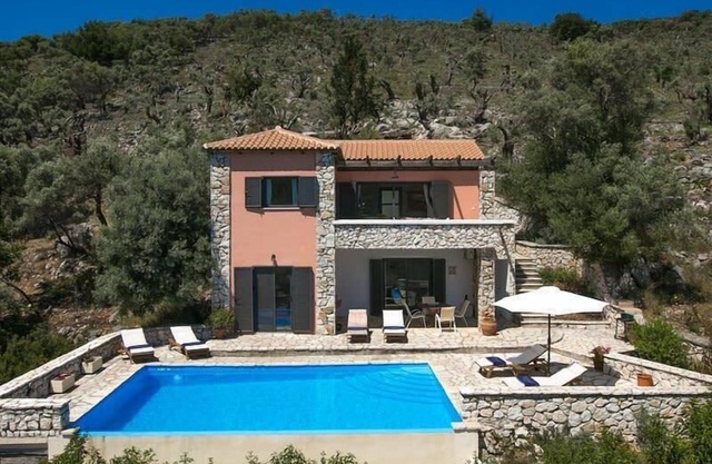 Villa Menta - Breathtaking Retreat with Stunning Views close to Sivota