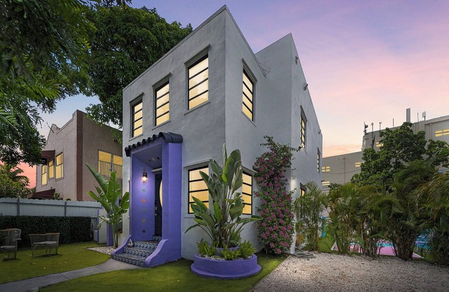 Villa mi Amor | Calle Ocho