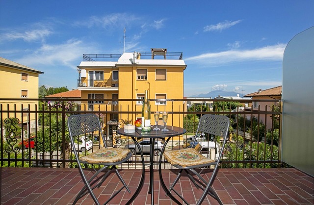 Villa Mimosa - Appartamento 2, Desenzano Del Garda, Italy