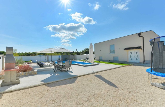 Villa Miranda, 6+2 with pool, Zaton