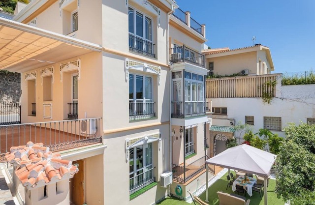 Villa muy Cercana al Centro de Málaga y a Cinco Minutos de la Playa