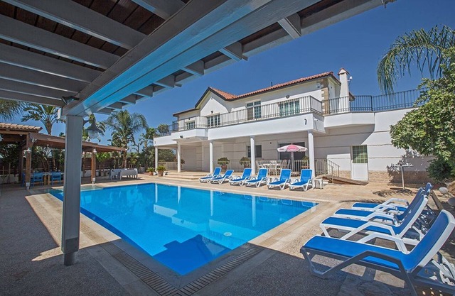 Villa Nekta - Luxury 5 Bedroom Villa with Great Pool Area- Home Gym