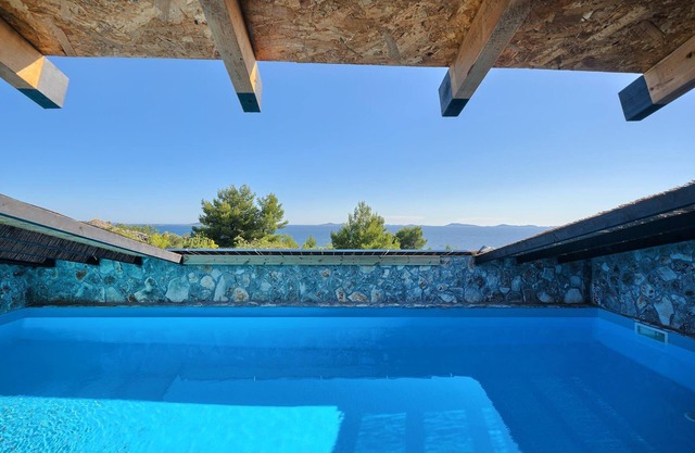 Villa New Horizons with Pool IV