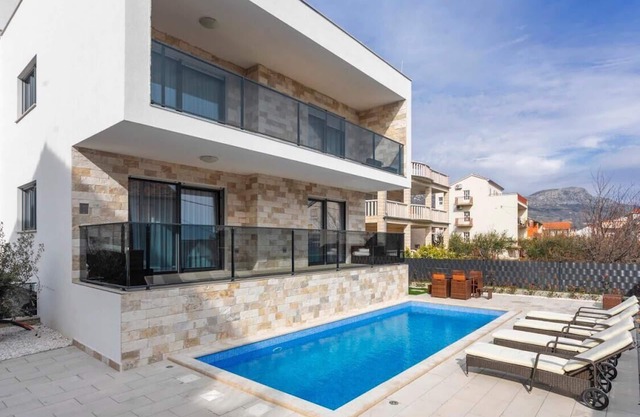 VILLA NICOLINA - AP ANGELINA PRIVATE POOL VIEW