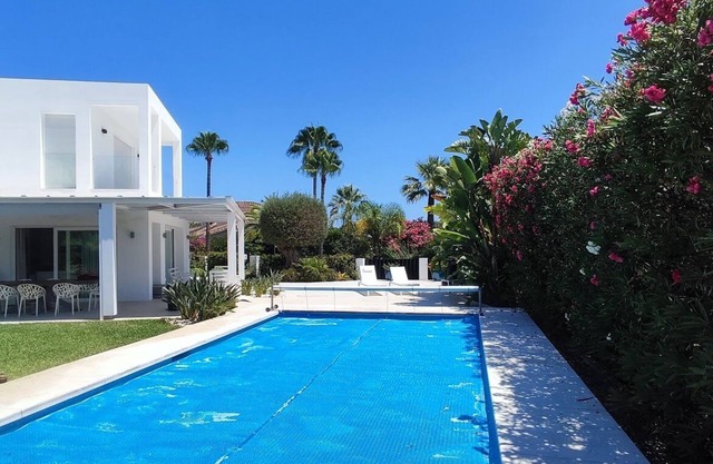 VILLA o KALA, in Carib Playa, walking distance to the beach