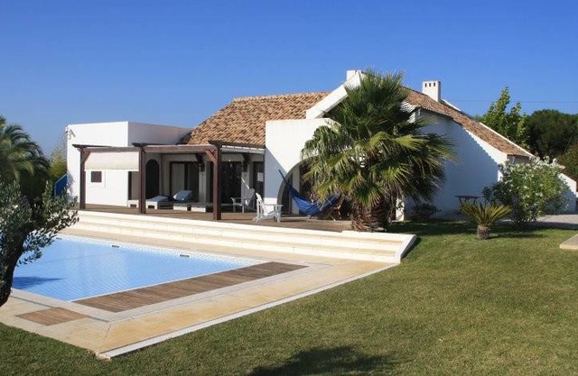 Villa Oasis Azul - beautiful villa with heated private pool, short walk to all amenities