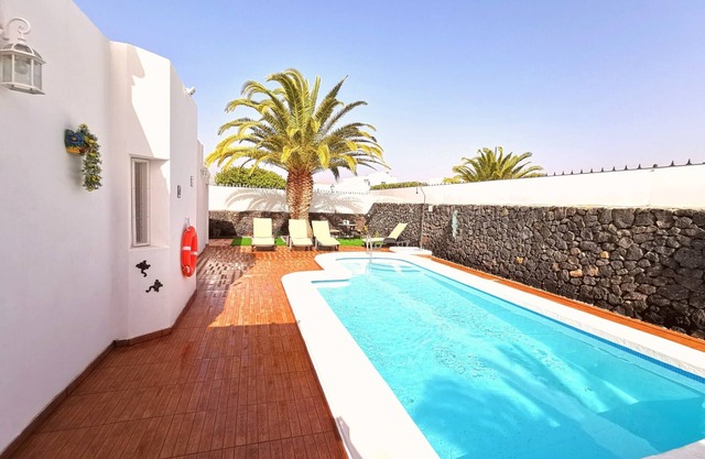 Villa Oliveira | Two bedroom villa just a 4 minute walk from the beach