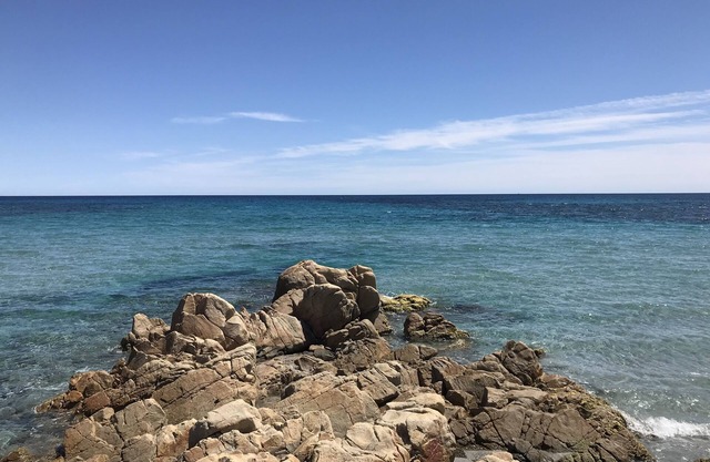 VILLA OVERVIEW BETWEEN LAKE AND SEA