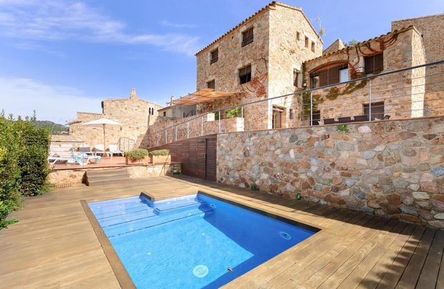 VILLA PANDORA luxury rustic house with pool