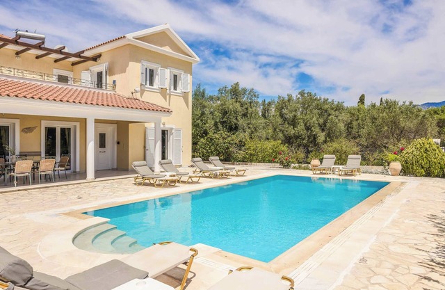 Villa Panmaria - Four Bedroom Villa, Sleeps 8