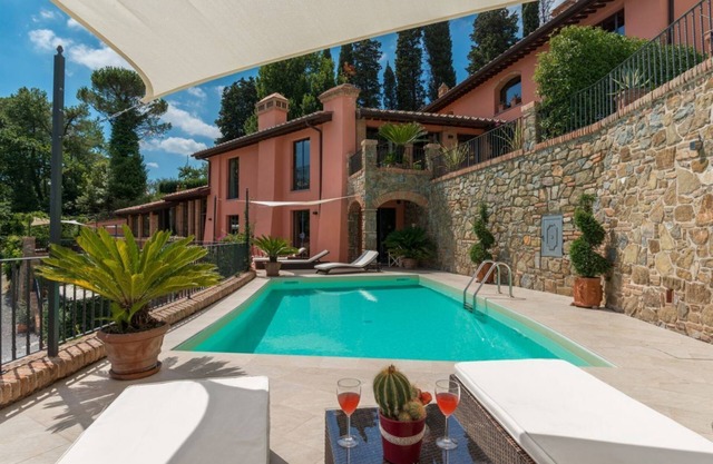 Villa Pantera by MMega