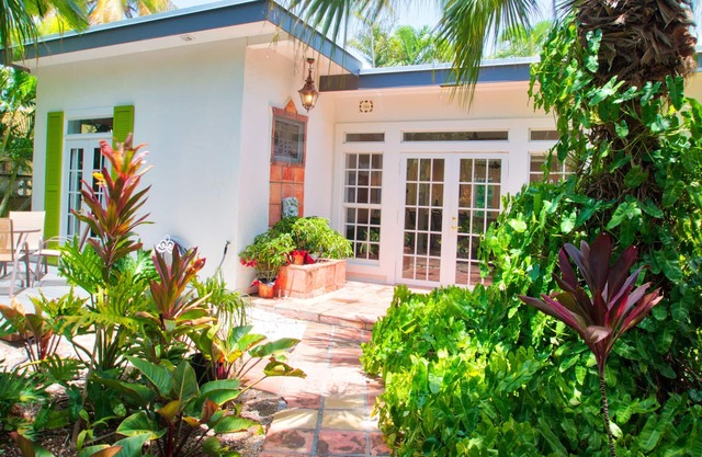 Villa Paradiso: A unique mid-town paradise