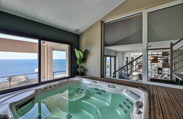 Villa (penthouse duplex) with indoor pool, private spa and 180° sea view