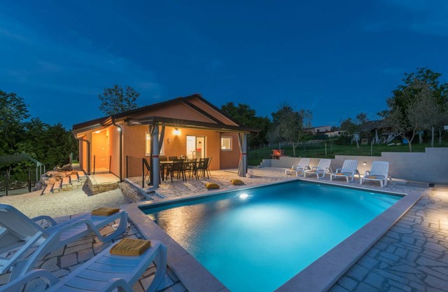 Villa Pendolina with Private Pool, Garden and BBQ