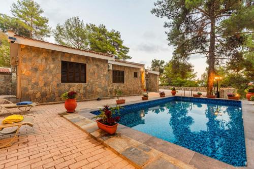 VILLa PENELOPE PLATRES