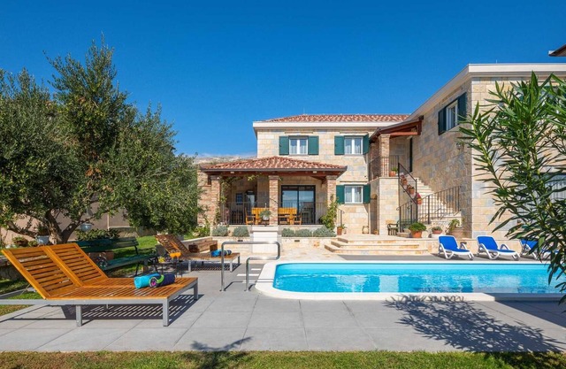 Villa Perunia with Pool