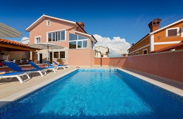 Villa Petra - Charming villa near Porec, with private pool, sauna and jacuzzi