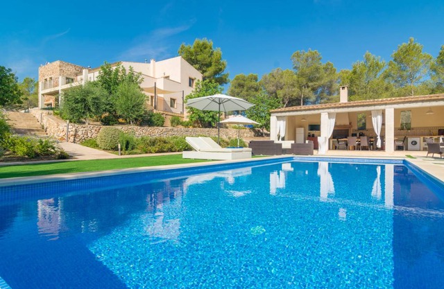 Villa Pins