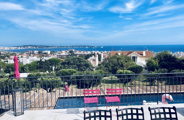 Villa Pinson Cannes with stunning views over Cap d'Ántibes