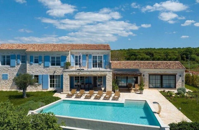 Villa Plava Panoramic Seaview, Infinity pool, free EV charger