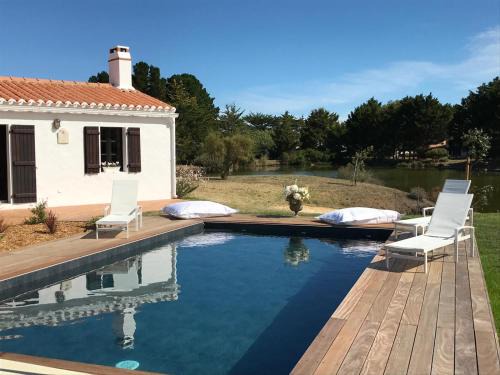 Villa pour 10 avec piscine et jardin