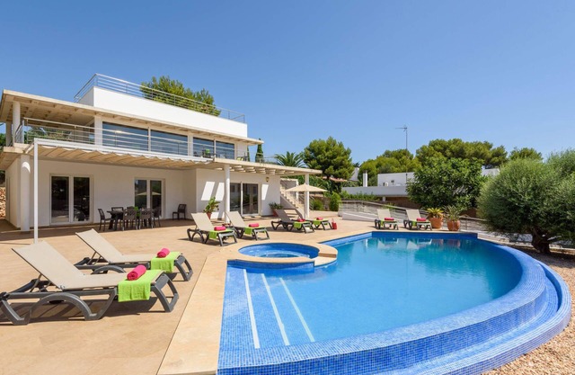 Villa Primasol by Villa Plus