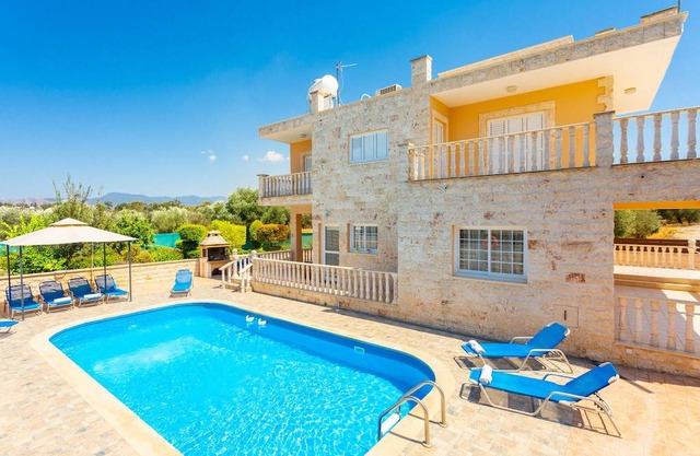 Villa Prodromi: Large Private Pool, A/C, WiFi