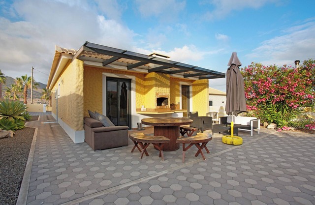 Villa "Recanto Dourado" with Sea View, Private Garde & Wi-Fi