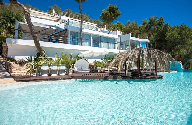 Villa Roca Ibiza - Un Paraíso Premium a solo 10 minutos de la ciudad de Ibiza y de las playas Cala Jondal y Salinas