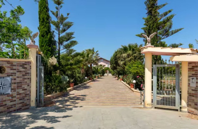 Villa 'Rosa Dei Venti with Pool' with Private Pool, Wi-Fi and Air Conditioning