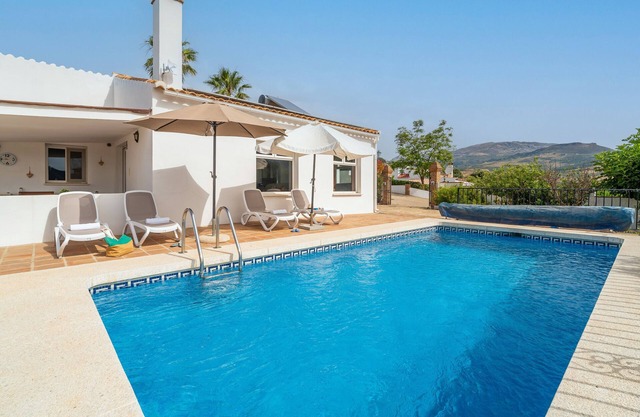 Villa "Rosa" with Mountain View, Pool, Wi-Fi & Garden