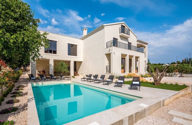 Villa Sagio - Five Bedroom Villa, Sleeps 11