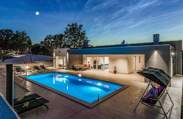 Villa *SANIVARO with heated pool